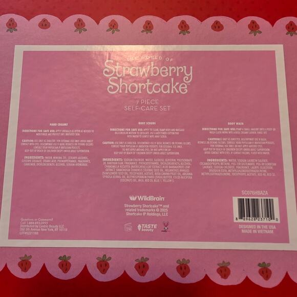 Strawberry Shortcake 7 Piece Self Care Gift Set NEW Hand Cream Body Wash Scrub - Picture 5 of 5